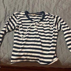 Cropped long sleeve shirt